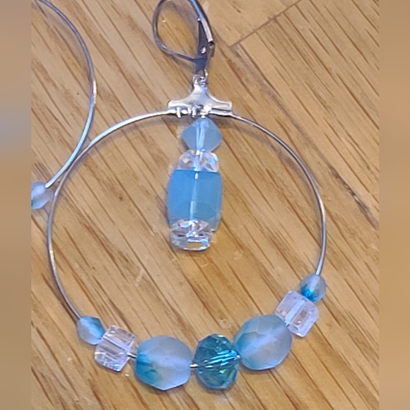 Gorgeous Handcrafted Earrings - Picture 9 of 9